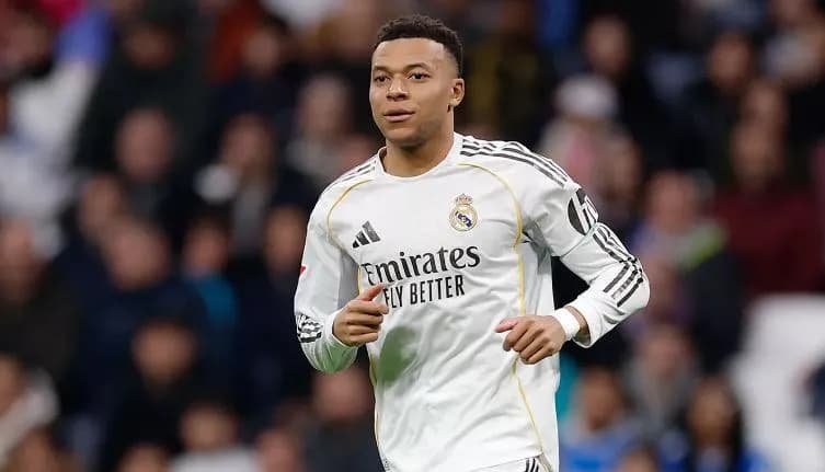 Mbappe “hap krahët” në epokën e Mourinhos, e shkel Sociedadin