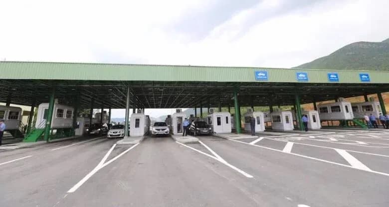 Fundjava e fundit e gushtit sjell fluks të lartë në Morinë, mbi 52 mijë udhëtarë hyjnë në 24 orë