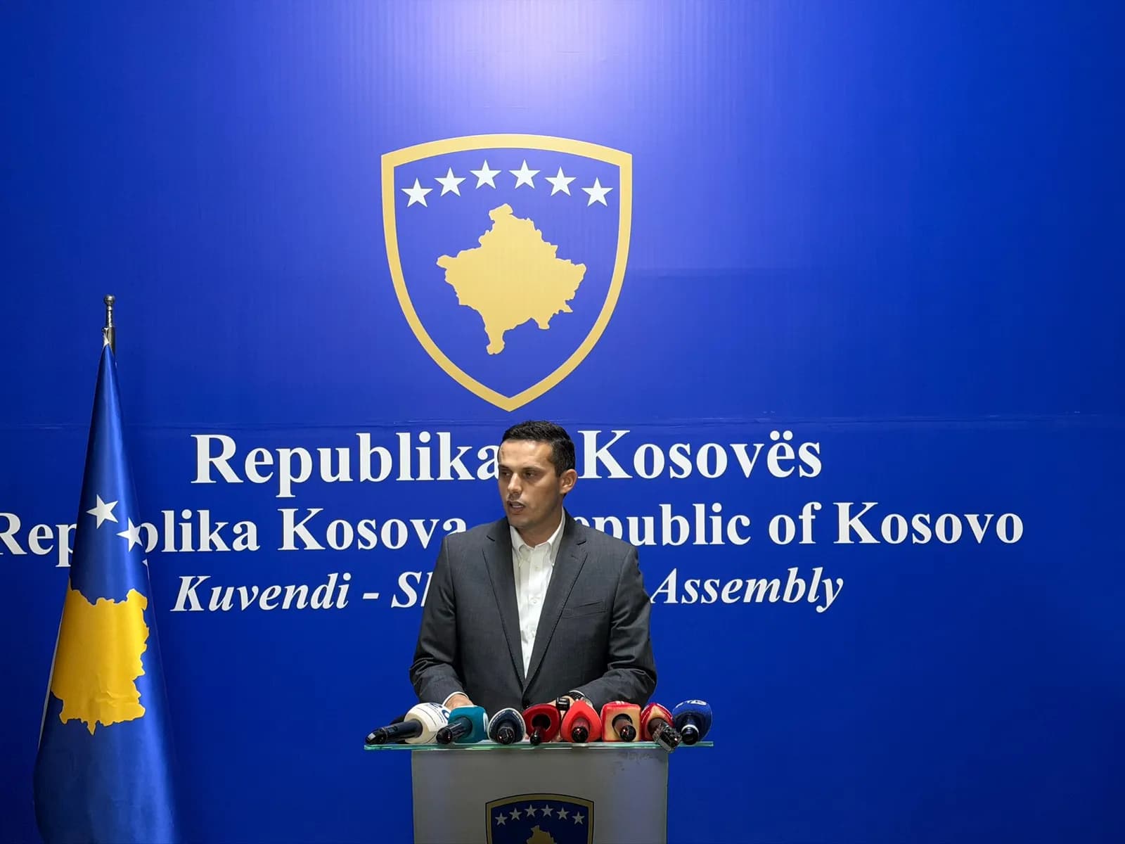 Përfaqësuesit e SHBA-së dhe BE-së në Kuvend, Gruda: Mesazh i qartë, sot ishte një moment i ri në Kuvend