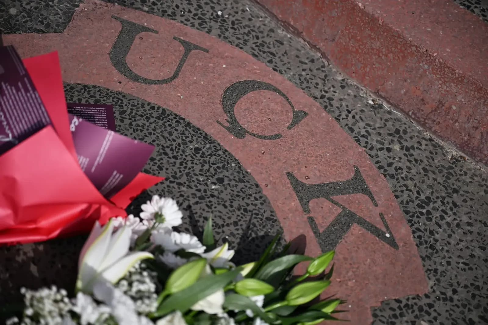Kurti bëri homazhe në kompleksin memorial në Puset e Nikës