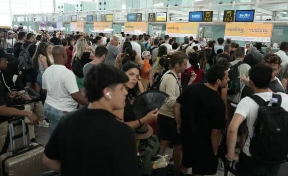 Mbi 1,000 fluturime anulohen në Britani, kjo është arsyeja