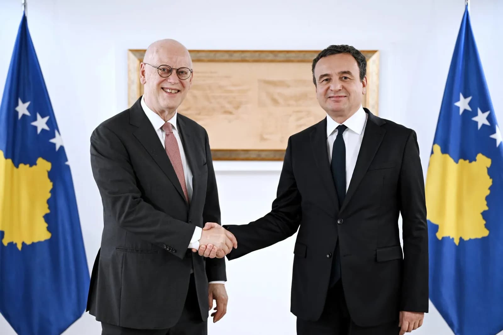 Kurti: Scharping denoncoi gjenocidin serb dhe mbështeti ndërhyrjen e NATO-s