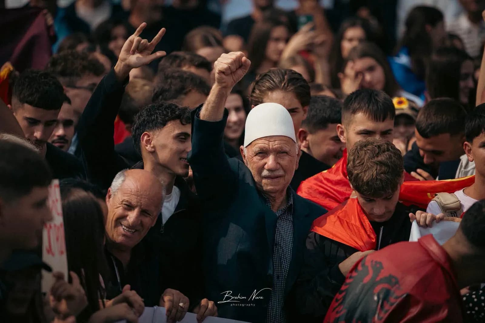 Ganimete Musliu publikon foton e të mbijetuarit të ''Ma'sakrës së Izbicës'': Baca Milazim kërkon drejtësi
