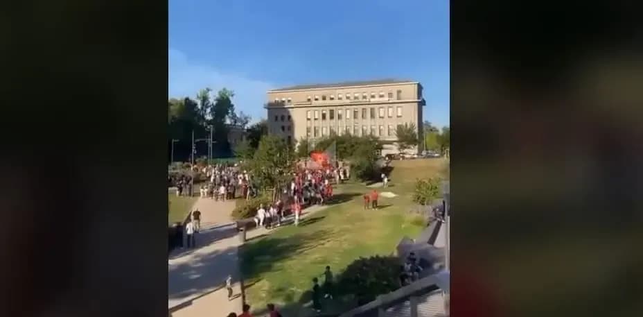 Shqiptarët në Mulhouse të Francës protestojnë kundër vendimit të Gjykatës Speciale
