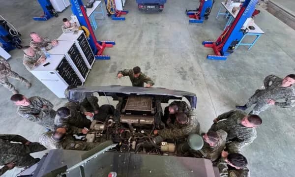 FSK avancon kapacitetet teknike për mirëmbajtjen e automjeteve ‘HMMWV’ me mbështetjen amerikane