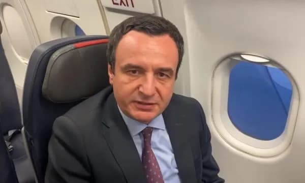 Albin Kurti shihet në Aeroportin e Vjenës, pritet të udhëtojë në SHBA për Asamblenë e OKB-së