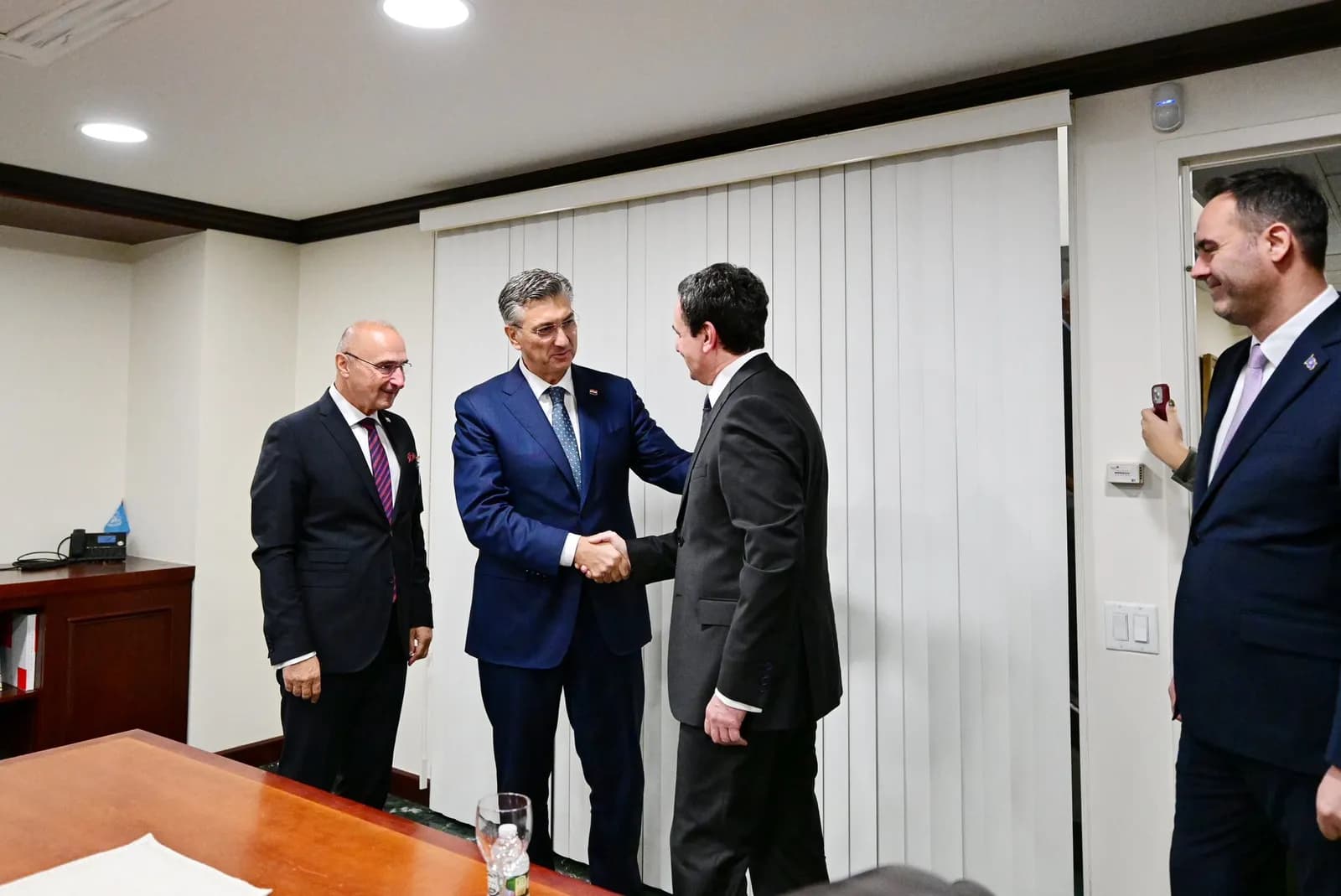 Kurti takohet me homologun kroat, e adreson vendimin e Speciales