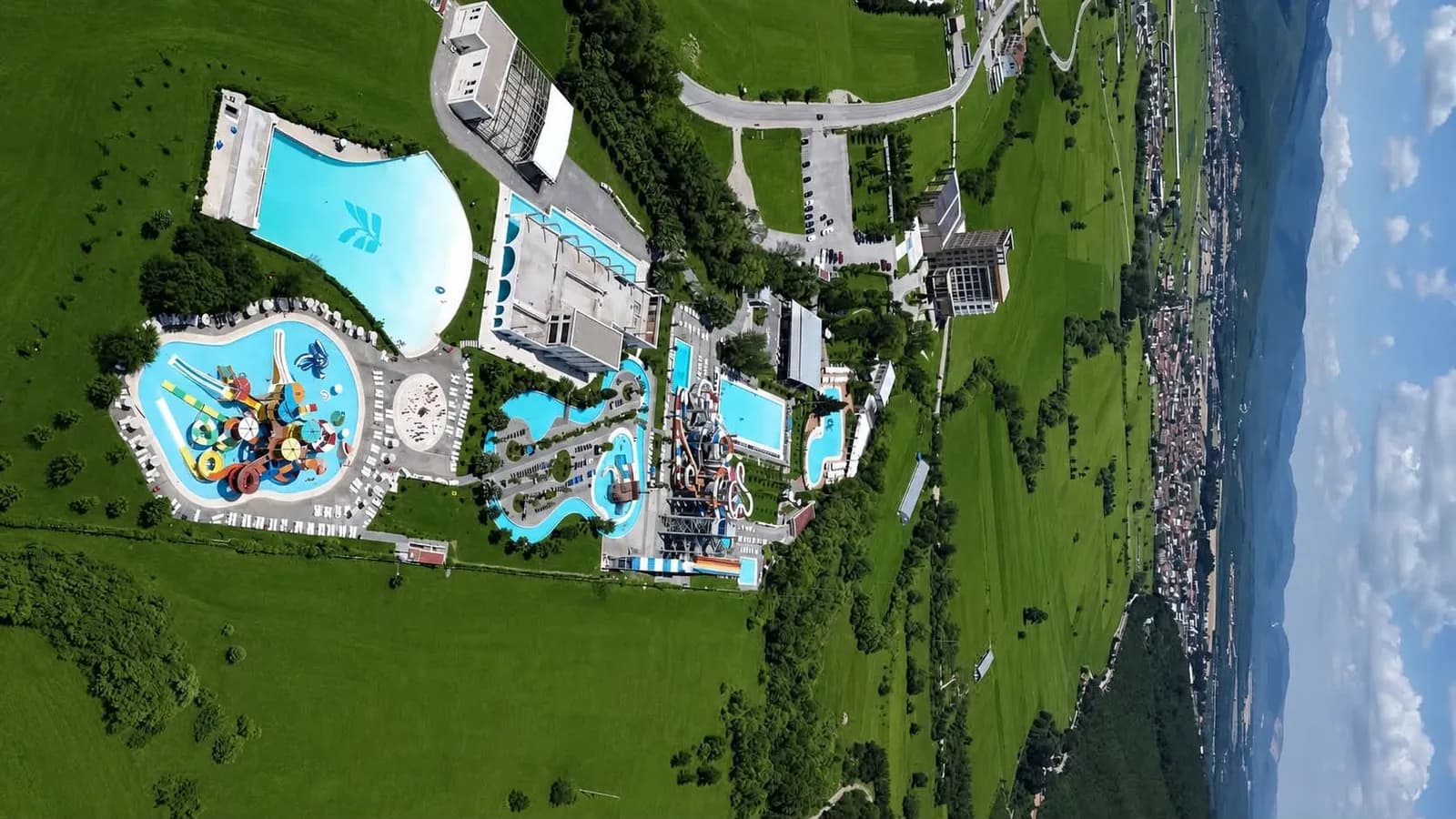 Pas një sezoni të suksesshëm, Ujëvara Resort falenderon vizitorët: Premtojmë se do të sjellim më shumë atmosferë