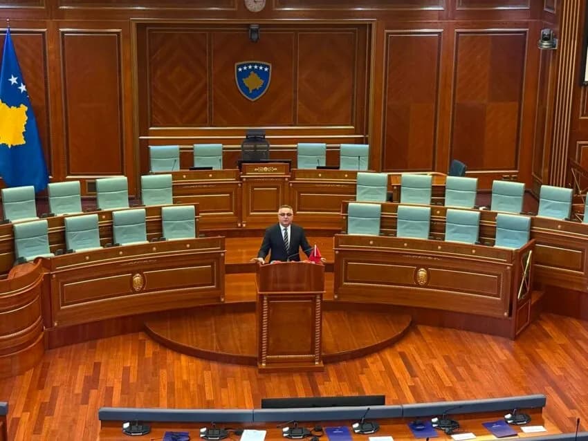 Tahiri u bën thirrje qytetarëve t’i bashkohen protestës së sotme
