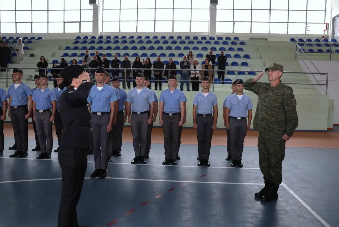 Betohen 17 kadetë të rinj të FSK-së, mes tyre edhe një nga Shqipëria