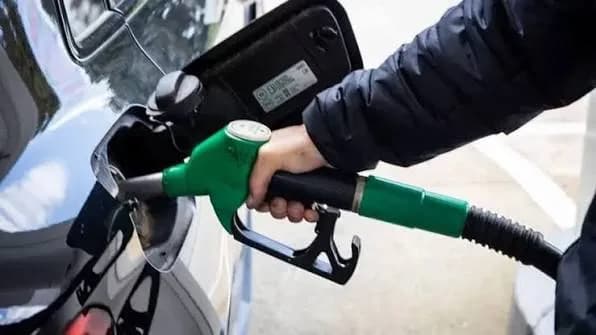 Nafta bie për të katërtën ditë radhazi