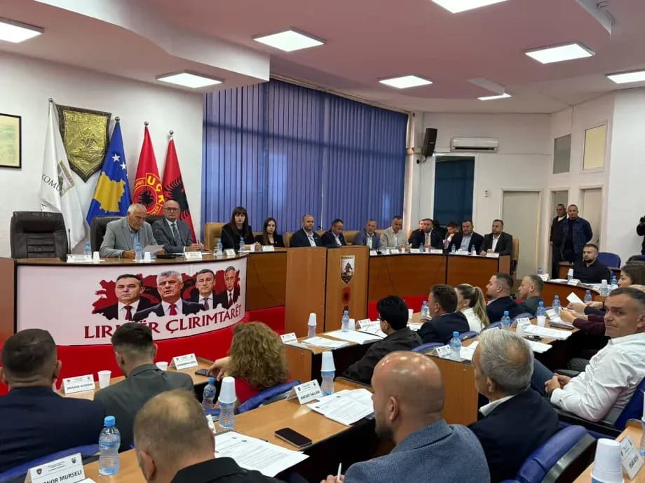 LDK në Ferizaj nuk e voton deklaratën kundër vendimit të Hagës, e lëshon sallën
