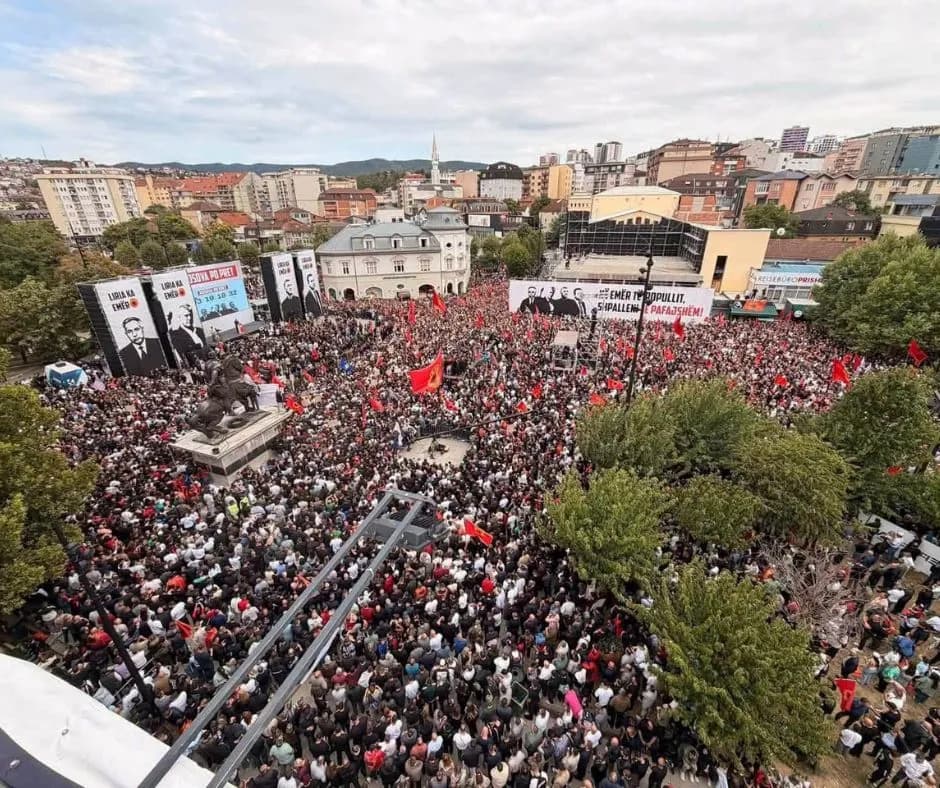 Enver Hoxhaj: Mirëmëngjesi për 100 mijë shqiptarët që marshuan me UÇK-në në zemër