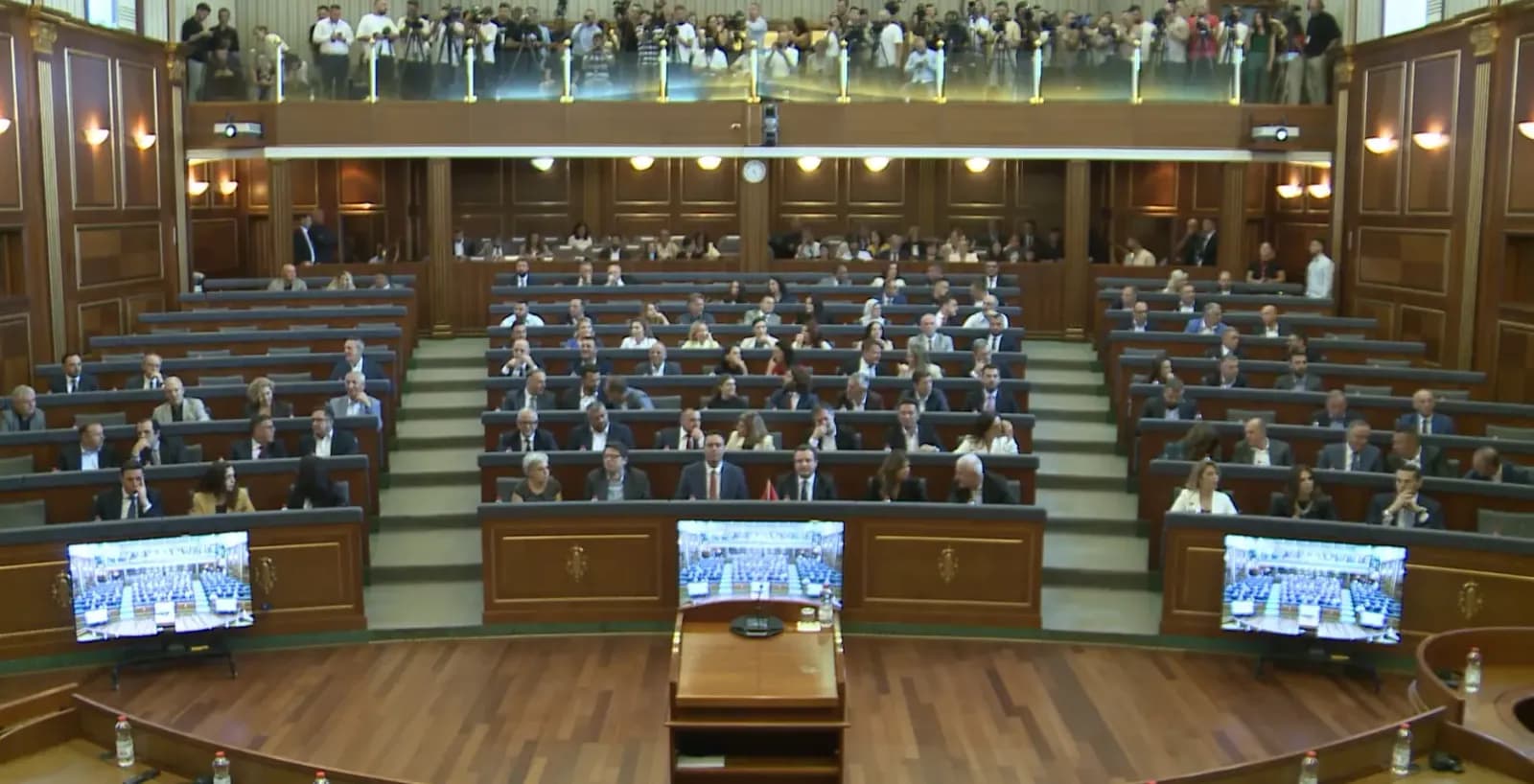 Nis seanca - LIVE nga Kuvendi