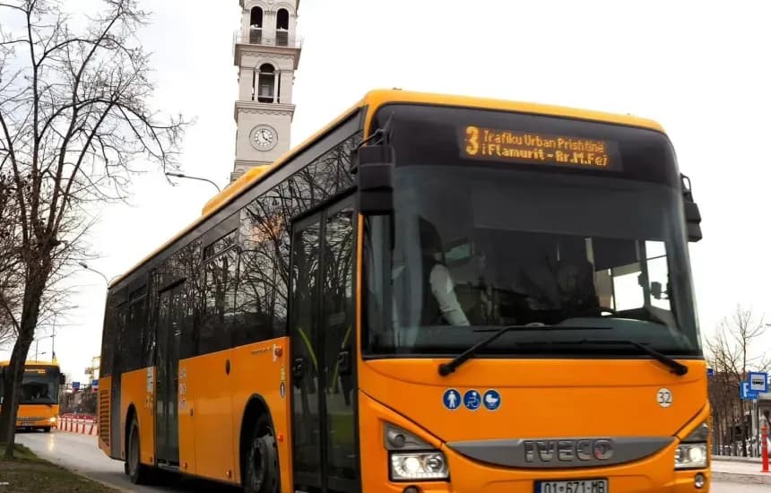 Transporti publik falas në Prishtinë gjatë marshit për UÇK-në
