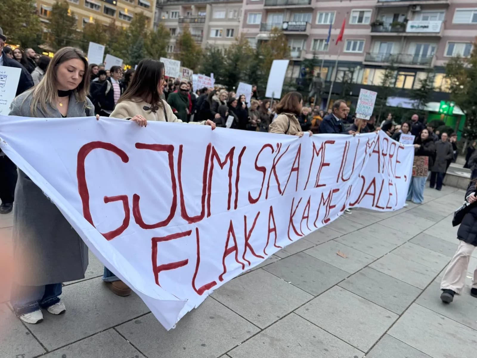 Protestuesit i shkojnë Donika Gërvallës te ministria