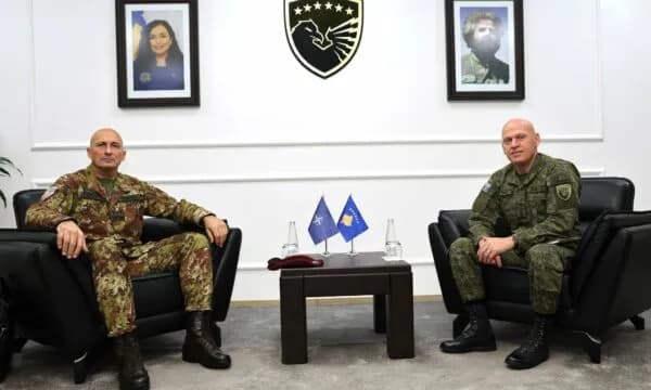 Bashkim Jashari e pret në takim komandantin e ri të KFOR-it, diskutojnë rëndësinë e komunikimit për ta rauajtur paqen në Kosovë