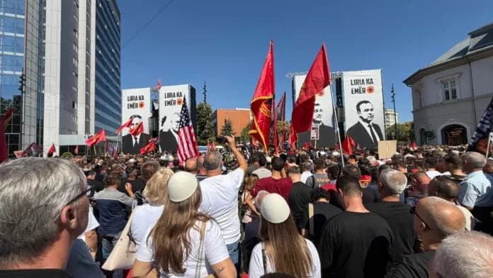 Hoxhaj thërret qytetarët në protestën e sotme: Për lirinë që fituam, për drejtësinë që kërkojmë