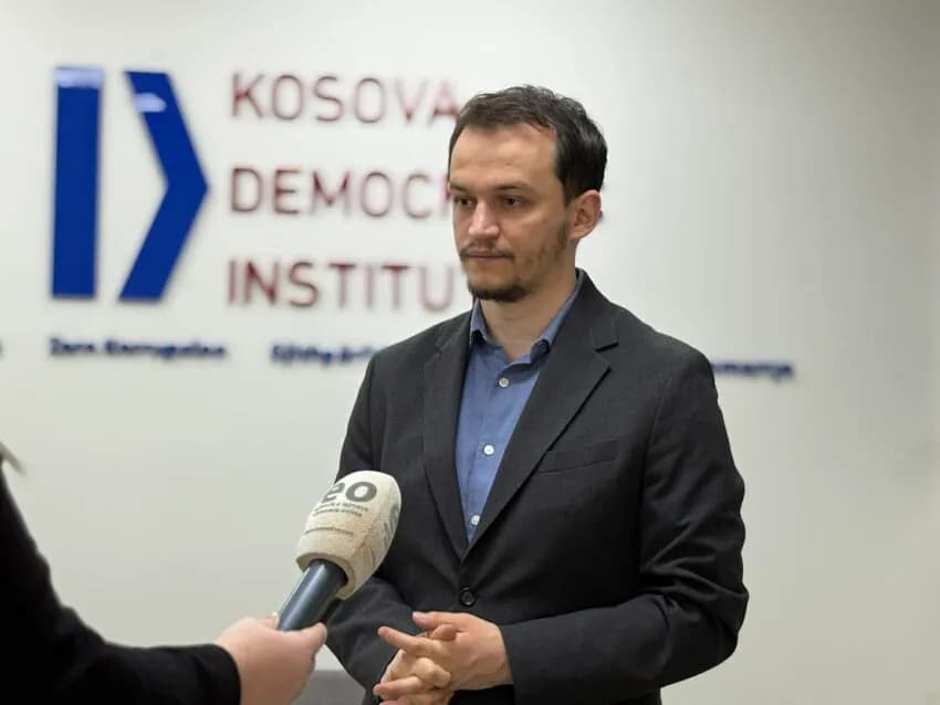 Cakolli: Kosovës nuk do t’i bënte nder që President të bëhej dikush që ndryshon qëndrimet