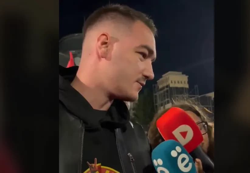 Djali i Kadri Veselit i bashkohet protestës në mbështetje të ish-krerëve të UÇK-së