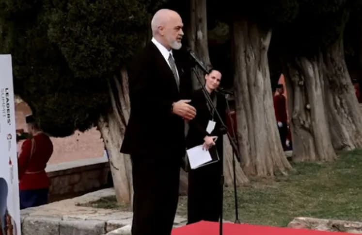 Rama ironizon para mediave në Procesin e Berlinit: Çfarë duhet të bëj, të këndoj?