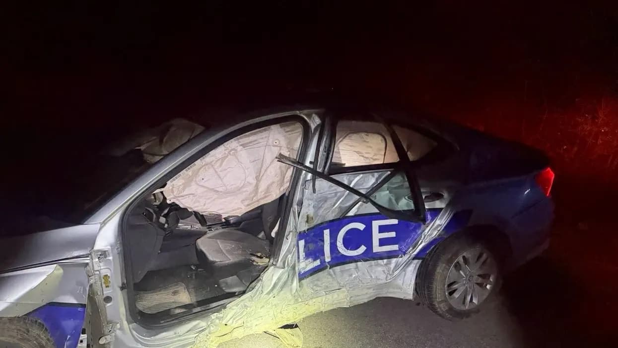 Dy të mitur përplasin veturën e Policisë në Skenderaj dhe ikin, arrestohen pas dy ditësh hetime