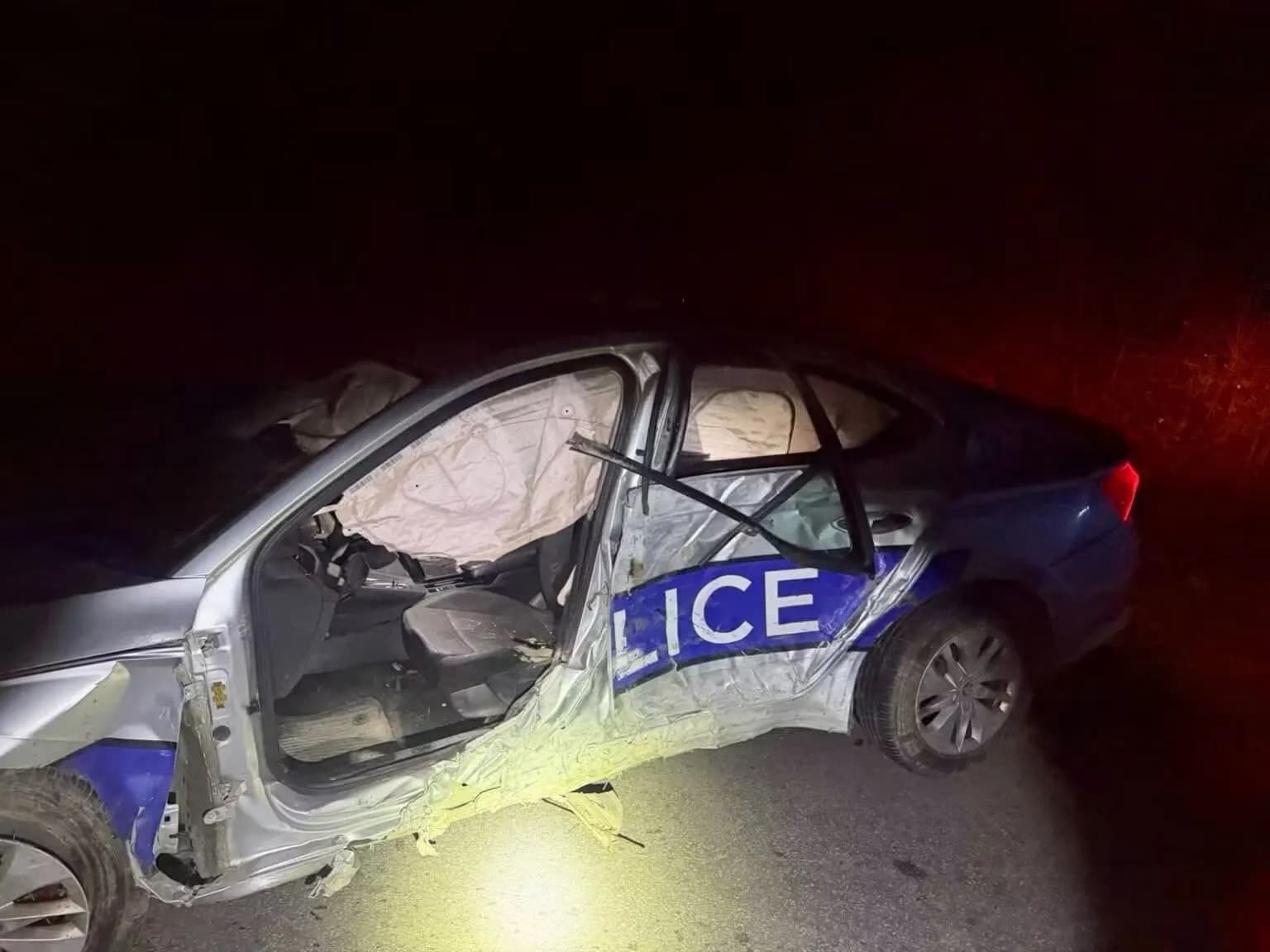 Aksidentohet një veturë e policisë, dy policë pesojnë lendimë