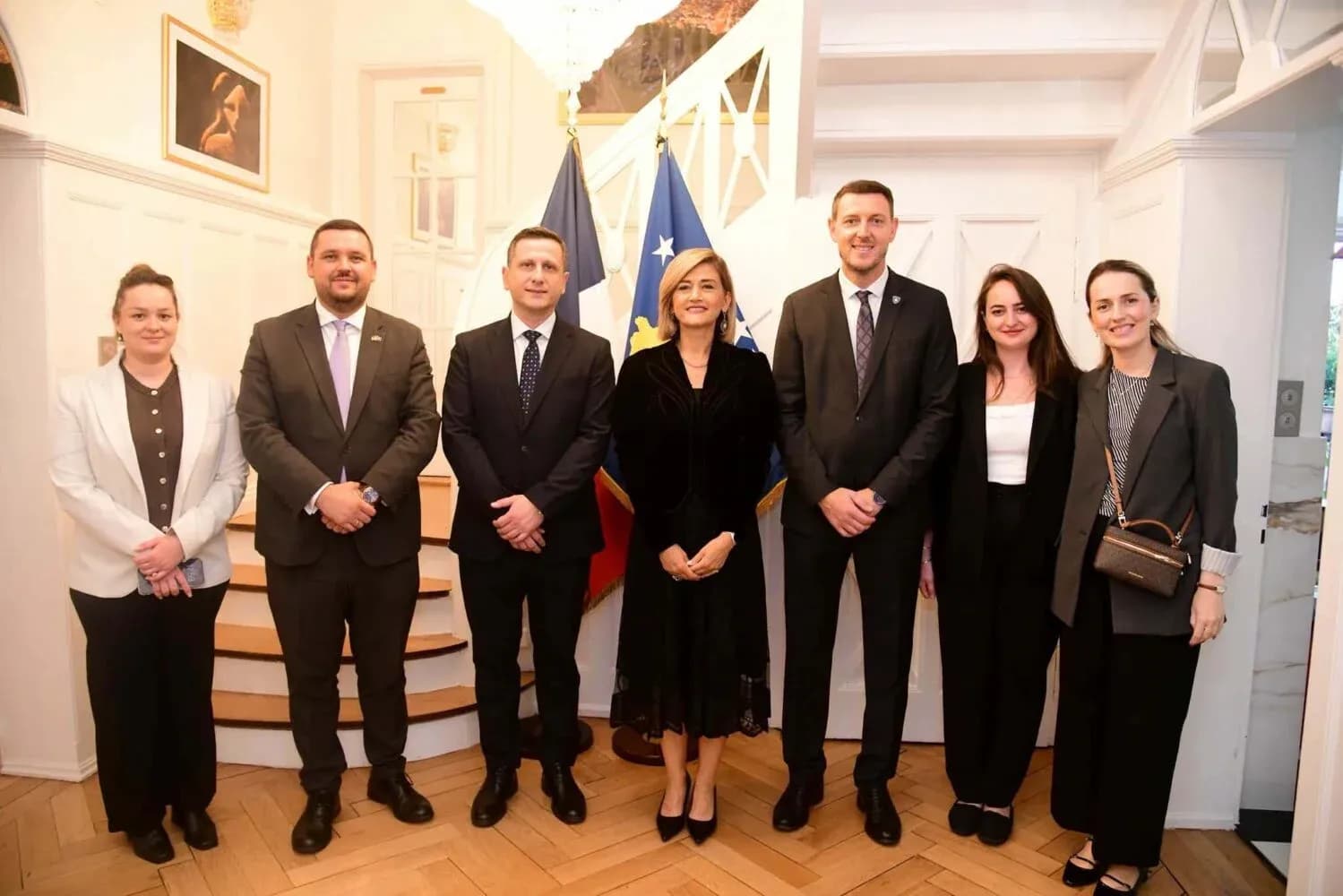 Kusari-Lila viziton Ambasadën e Kosovës në Strasburg: Shteti ynë tashmë ka shtëpinë e vet në pronësi
