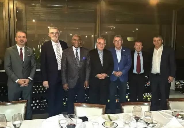 Shqiptarët takohen me kongresistin Meeks: Kosova dhe Haga në fokus të diskutimeve