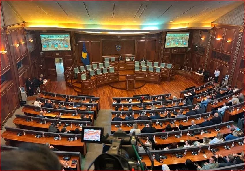 Kuvendi sot në seancë të jashtëzakonshme, shqyrtohet Ligji për Specialen