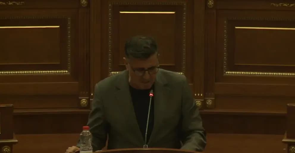 Haziri: Kemi lindur nga nënat, hala s'lejon ligji nga burrat - Haxhiu reagon ashpër