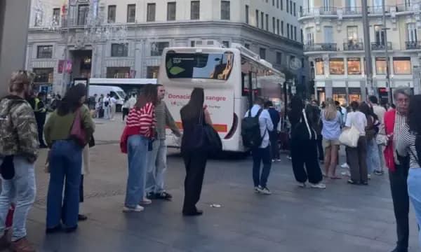 Aksidenti tragjik hekurodhor, Në Madrid, qindra njerëz po presin në radhë për të dhuruar gjaK