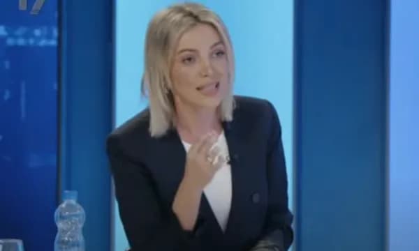 “Arlinda m’ka thirrë n’telefon tha ma dhanë të drejtën për djalin por e mori baba”, Natyra Kuçi në Pressing