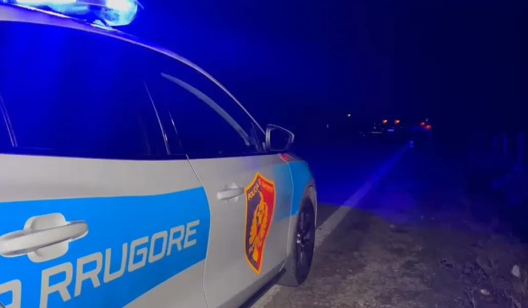 Aksident i rëndë në Shqipëri, babai godet aksidentalisht me mjet bujqësor vajzën, humb jetën 3-vjeçarja