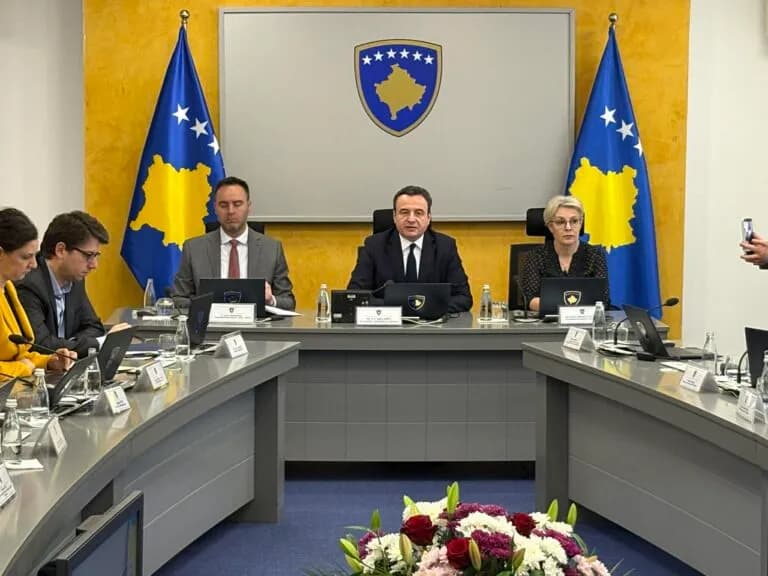 Kurti mbledh ministrat, në rend të ditës janë 11 pika