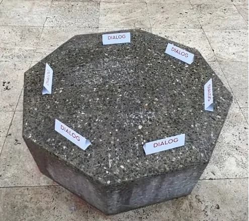 Rama këmbëngul për dialog, u kërkon studentëve të ulen në tryezën e bisedimeve