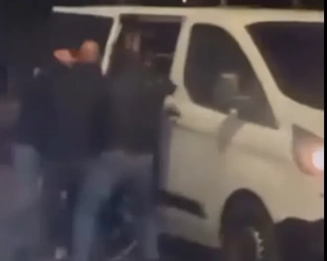 Çfarë po ndodh në Tiranë?- Persona të panjohur rrëmbejnë një vajzë mes ulërimave
