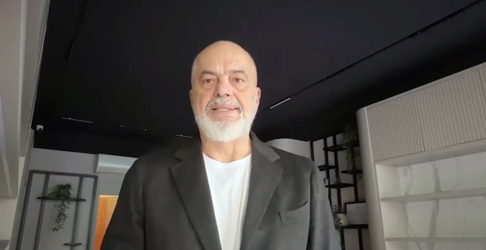 Rama del në terren, i premton mbështetje bizneseve të dëmtuara nga protesta: Do t’i kthejmë gërmadhat e verbërisë në shembuj të forcës