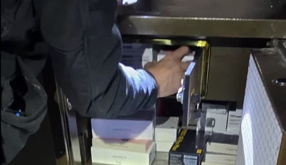Aksion i Doganës në Prishtinë – Zbulohen 113 telefona të kontrabanduar, bastiset edhe një banesë