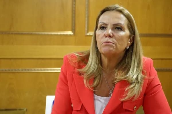 Kadrijaj: Prodhuesit vendorë po përballen me standarde të dyfishta, 15 qumështore janë në rrezik serioz