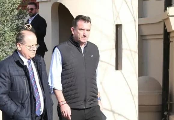 Erion Veliaj transferohet nga burgu i Durrësit në atë të Fierit