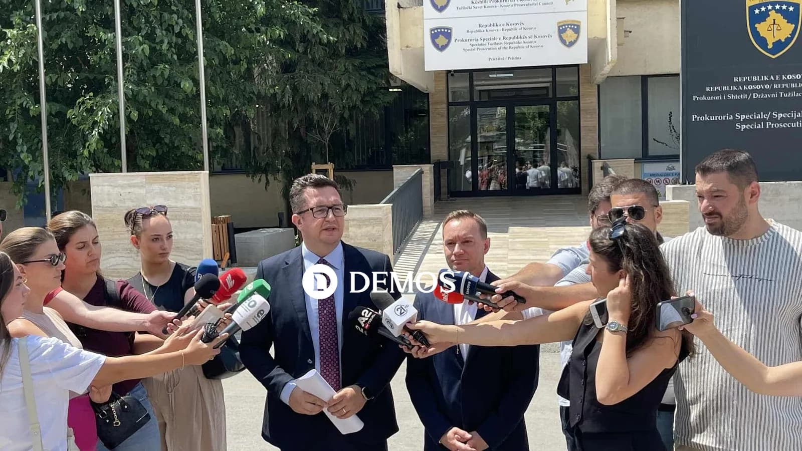 Sveçla tregon ‘sakrificën’ e Kurtit në 20-vjetorin e VV-së: Na duronte kur pinim duhan në takime