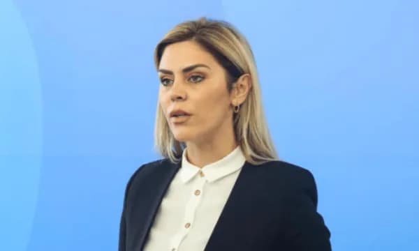 Blerta Deliu publikon mesazhin që thotë se ia dërgoi burri i Albulena Haxhiut para 8 vjetësh