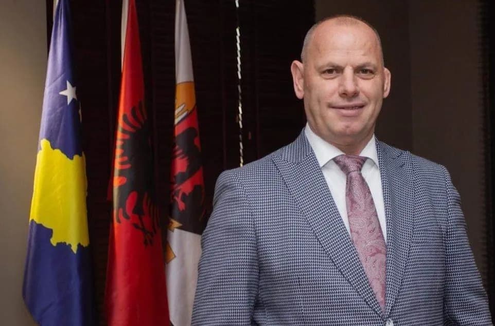 “S’i nënshtrohet pushtetit të tretë”- vjen reagim nga “kampi” i Lladrovcit pasi ky i fundit u rrëzua si kandidat për Drenasin