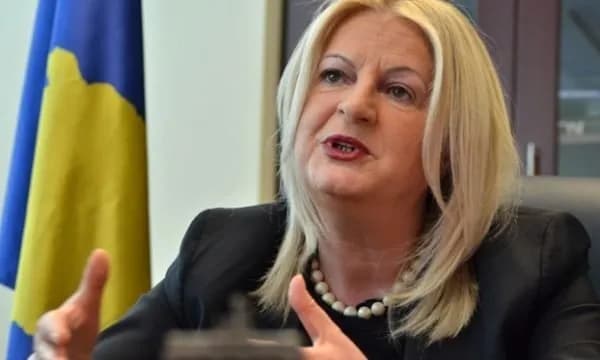 Ali Ahmeti rrugës për në Prishtinë: Sot nuk ka kufij mes nesh, sot jemi një në mbrojtje të atyre që sollën lirinë