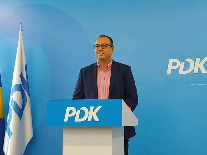 Dështimi i Gërvallës, Gjoshi “diss” Pecit: PDK, LDK, AAK dhe gruaja e Rexhës