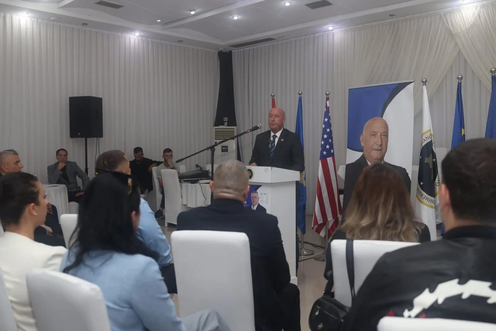 Ali Berisha takohet me banorët e lagjes Kristal: Mobilizim për rikthimin e madh të Pejës