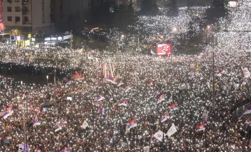 Beogradi i mbështet akuzat e Rusisë për ndërhyrjen e Brukselit në protesta në Serbi