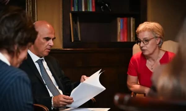 Berset në takim me Gërvallën pa “paragjykuar statusin e Kosovës”, kërkon të ruhet e forcohet demokracia në rajon