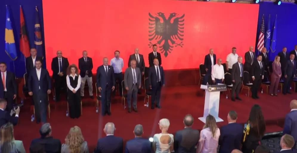 “Dritë për çdo komunë të Kosovës”, AAK nis zyrtarisht fushatën për zgjedhjet e 12 tetorit
